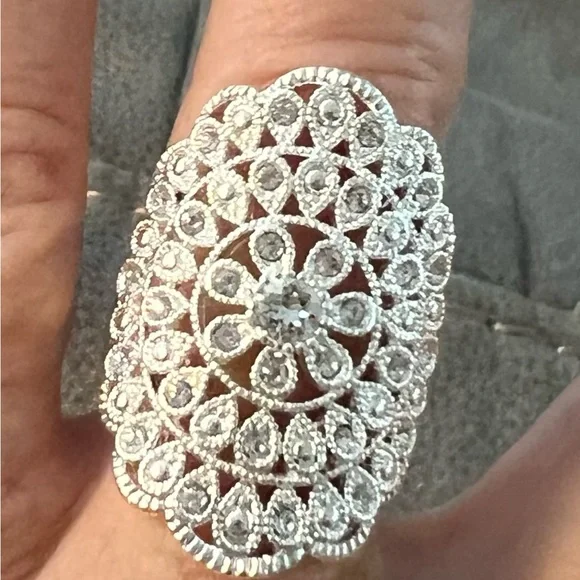 Swarovski Element Intricate Crystal Silver Ring - Picture 2 of 10